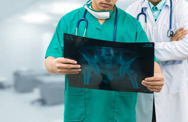Partial Hip Replacement vs Total Hip Replacement: Key Differences